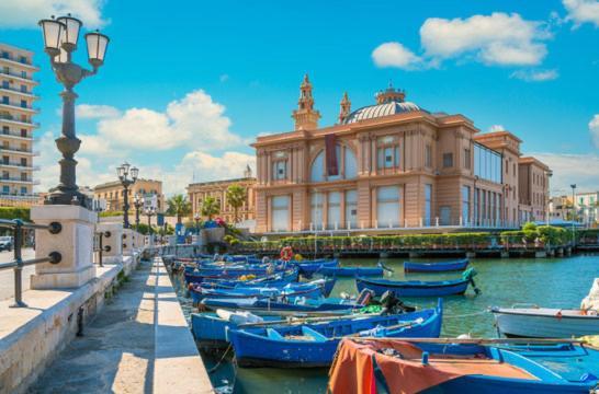 La Chicca Di Carola Apartment Bari Luaran gambar